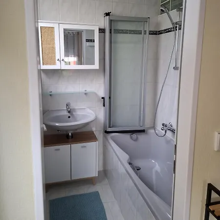 Auf Der Ried26 - Frisch Renoviertes, Charmantes Familien-appartement Mit 3 Schlafraeumen Apartment Pforzheim